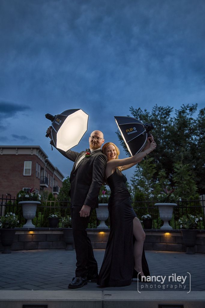 Off-camera flash photography Off-camera flash photography